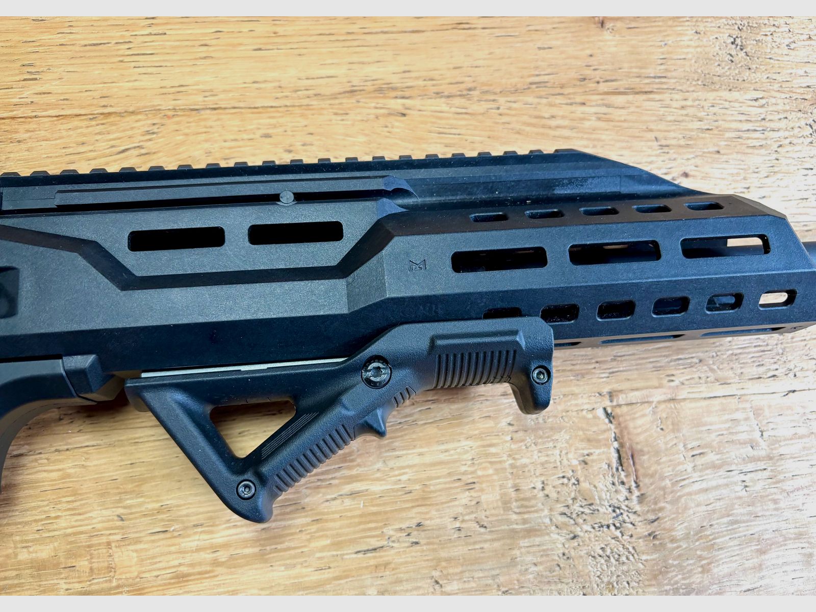 Selbstladebüchse CZ Scorpion Evo 3 S1 Carbine Sportabzug, Schubschaft klappbar,  Kompensator – Kaliber 9 mm Luger inkl. Red Dot u 5fach Magnifier