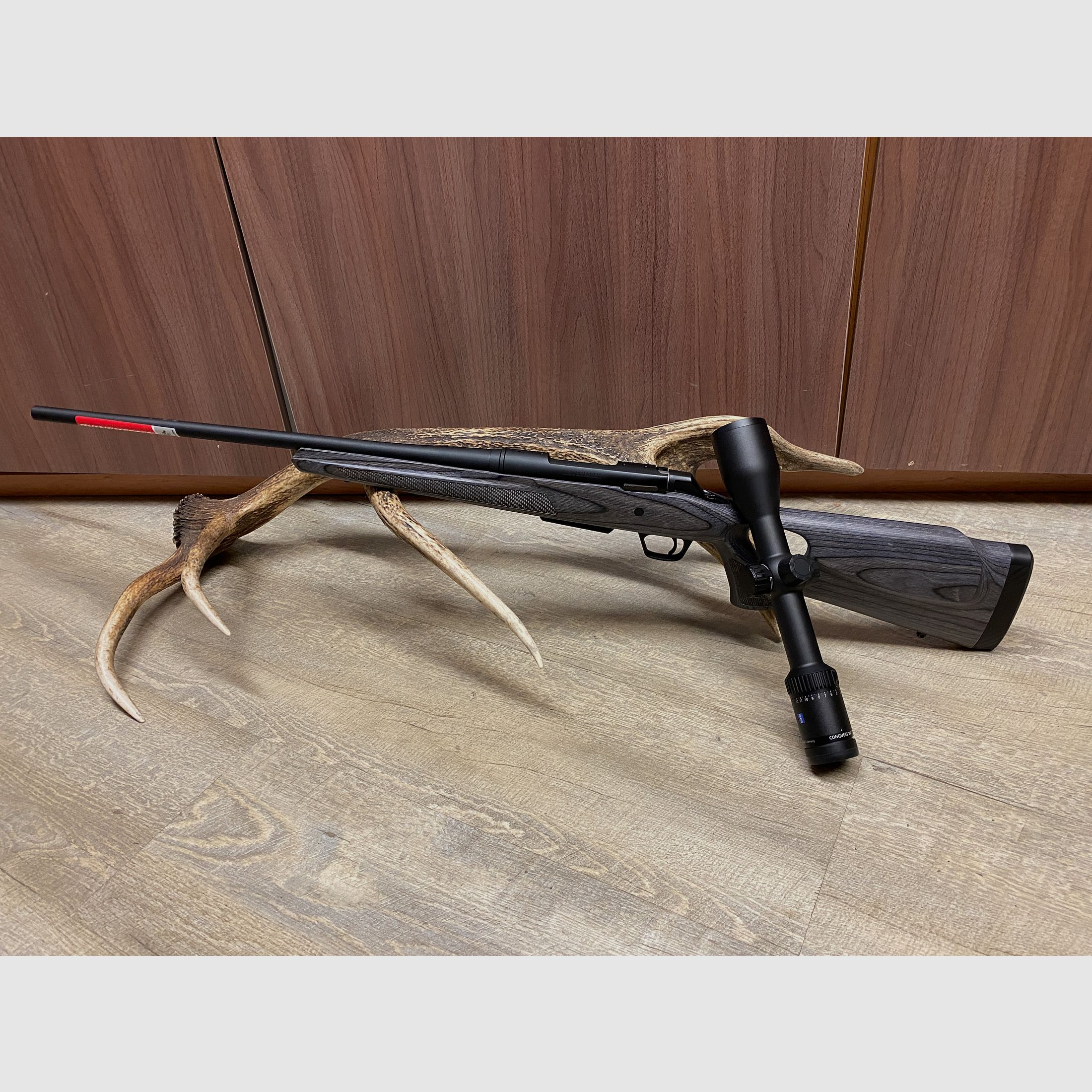 Winchester XPR Thumbhole, mit Zeiss Conquest V6 2-12x50