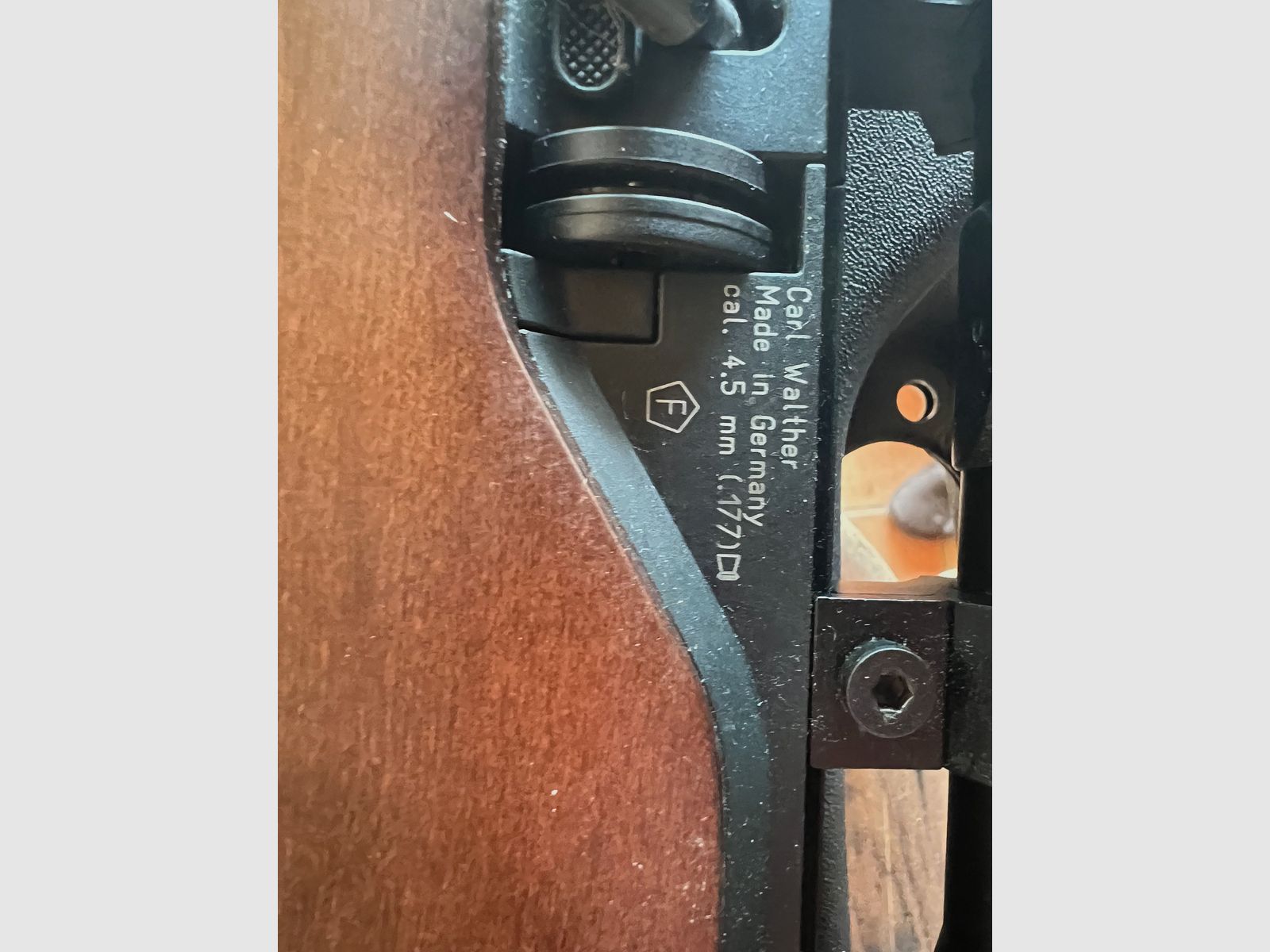Walther Dominator 1250 mit Holz-Schaft und ZF