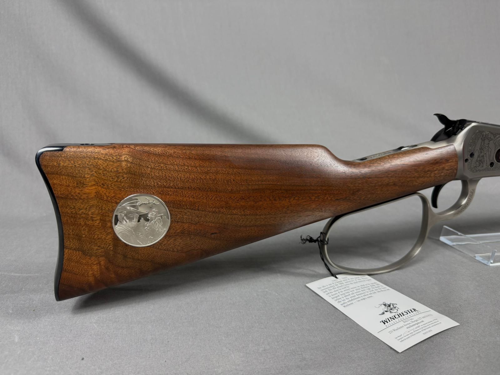 Winchester Mod. 1892  "John Wayne 100th Anniversary Custom Grade"   (.44-40 WCF)