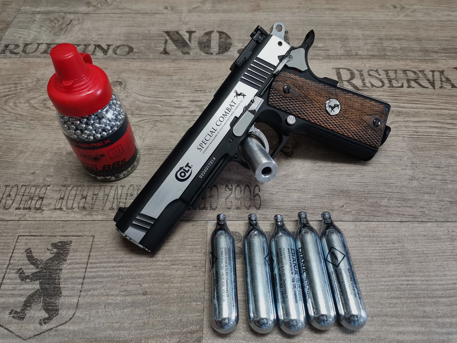 Colt Special Combat Classic CO2 4,5mm BB de acero VOLLMETALL en SET