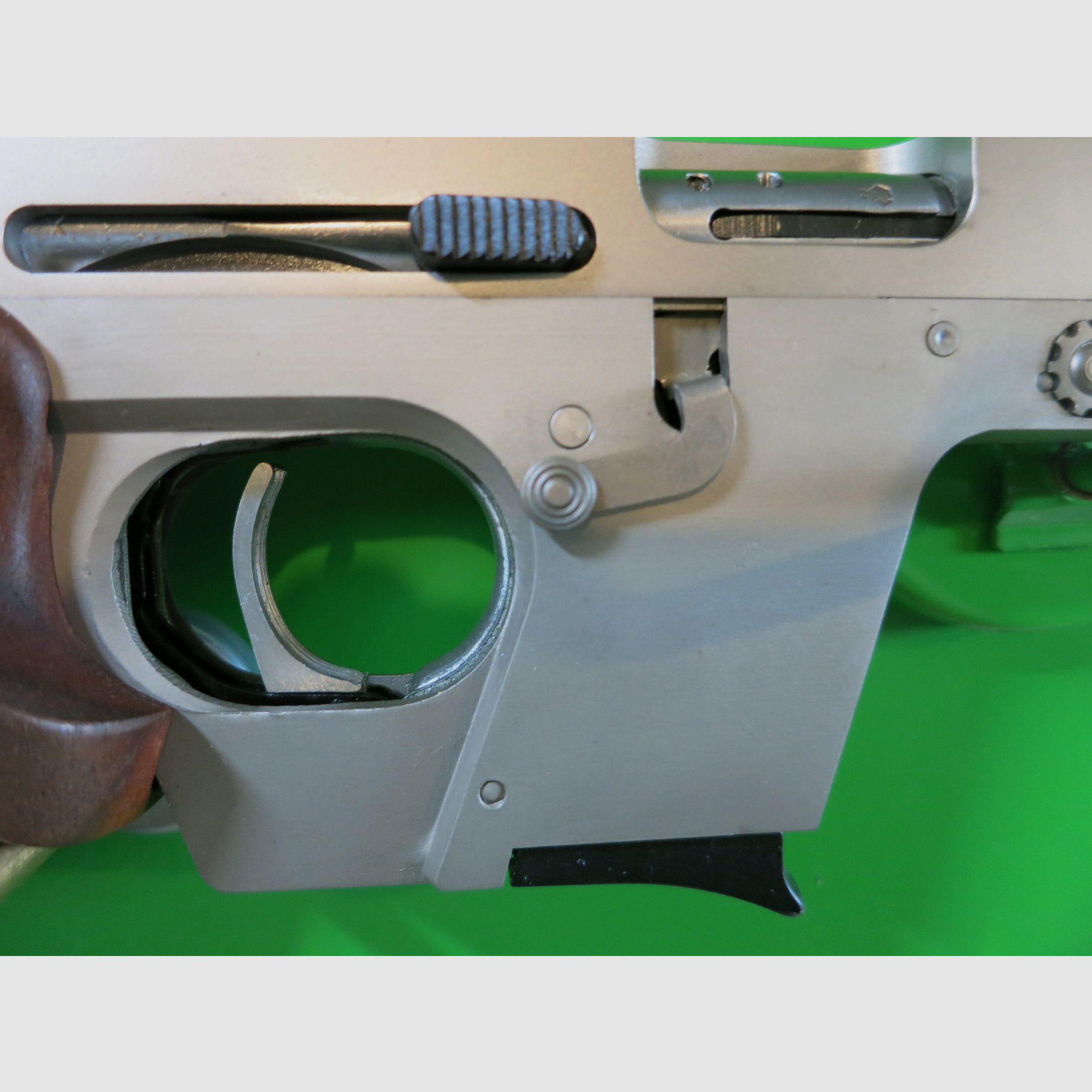 Sport-Pistole Walther OSP Kaliber .22lr, NILL Sport-Griff, .22 Short, Nickel-Version    #79-