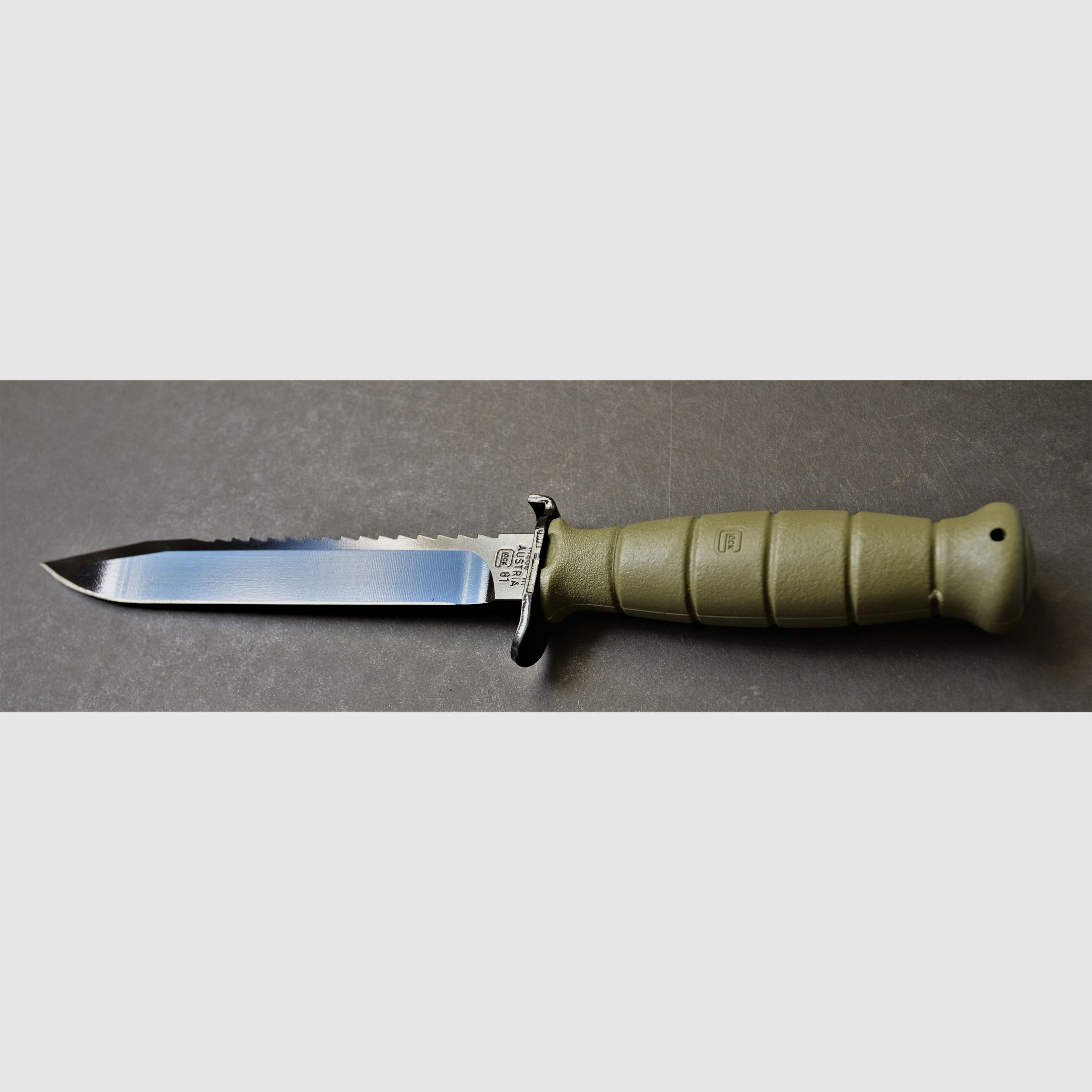 Glock Feldmesser FM 81 oliv – Militärisches Mehrzweckmesser