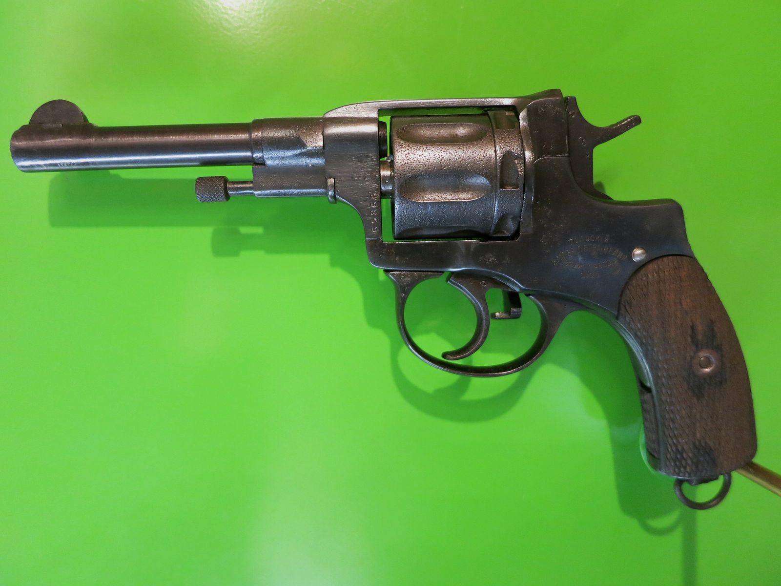 KAISERLICHER RUSSISCHER NAGANT-REVOLVER 1. WK, 1915, DOUBLE-ACTION-OFFIZIERSMODELL    #93-