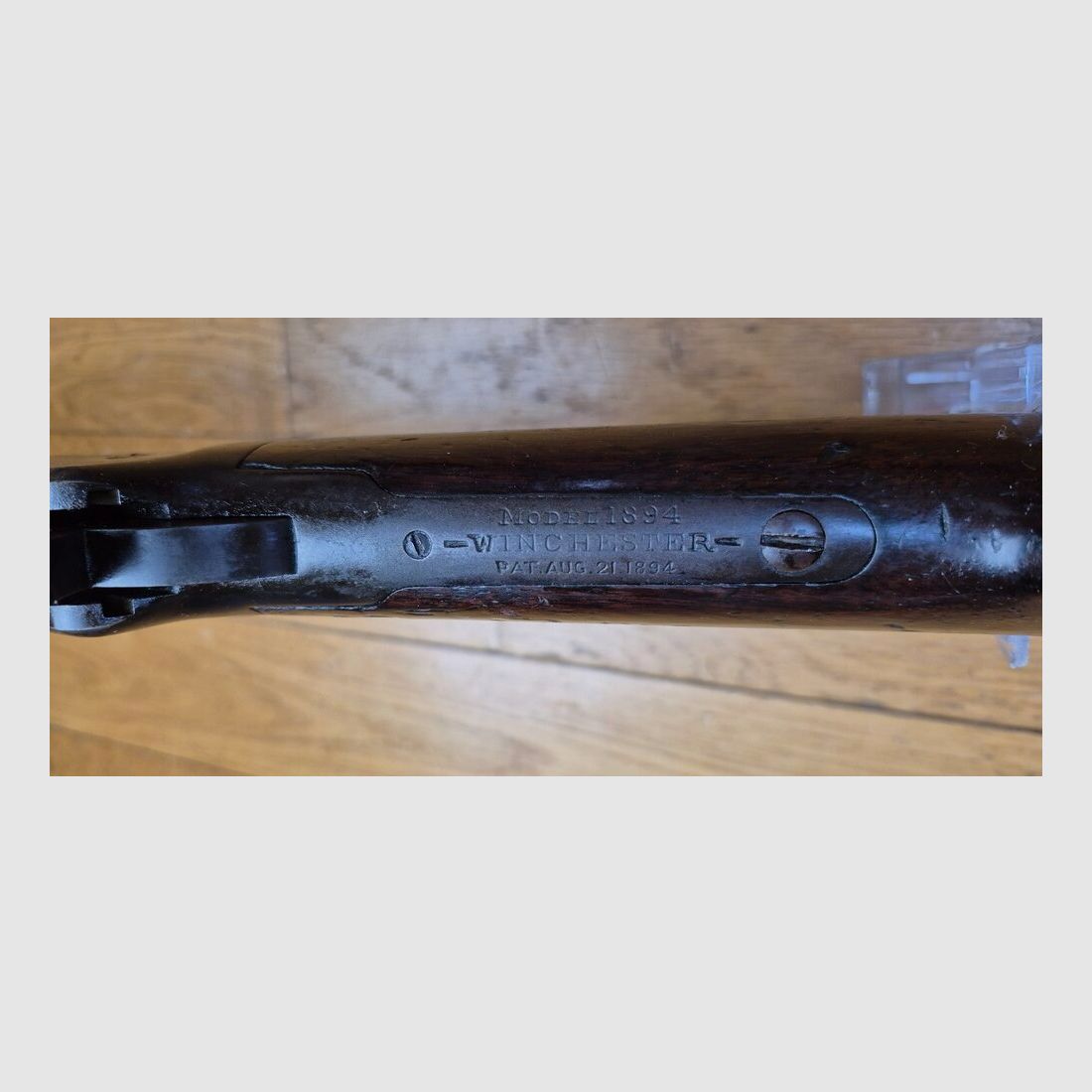 Schöne und seltene Winchester Model 1894 – Version Repetierbüchse mit oktagonalem Lauf (!) – Herstellung Winchester New Haven von … 1896! – Eine der allerersten! – Kal. 38-55WCF PN! – SCHWARZPULVER – Schöne Hölzer – Wunderschöner Lauf – Unschlagbarer Mechanismus – Sehr schöne Markierungen auf schönem Brünieren – Waffe in ausgezeichnetem Zustand zu reinigen! – TBE +, Bild 1 von 38