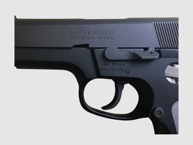 Pistole S&W Mod 6904 als Ersatzteilspender