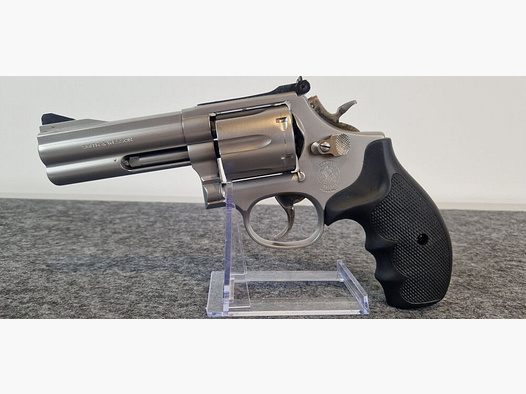 Smith & Wesson	 Revolver S&W Model 686-4 Security Special .357 Magnum