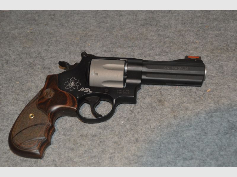 Smith und Wesson Airlite Kaliber 44 Magnum 329 PD