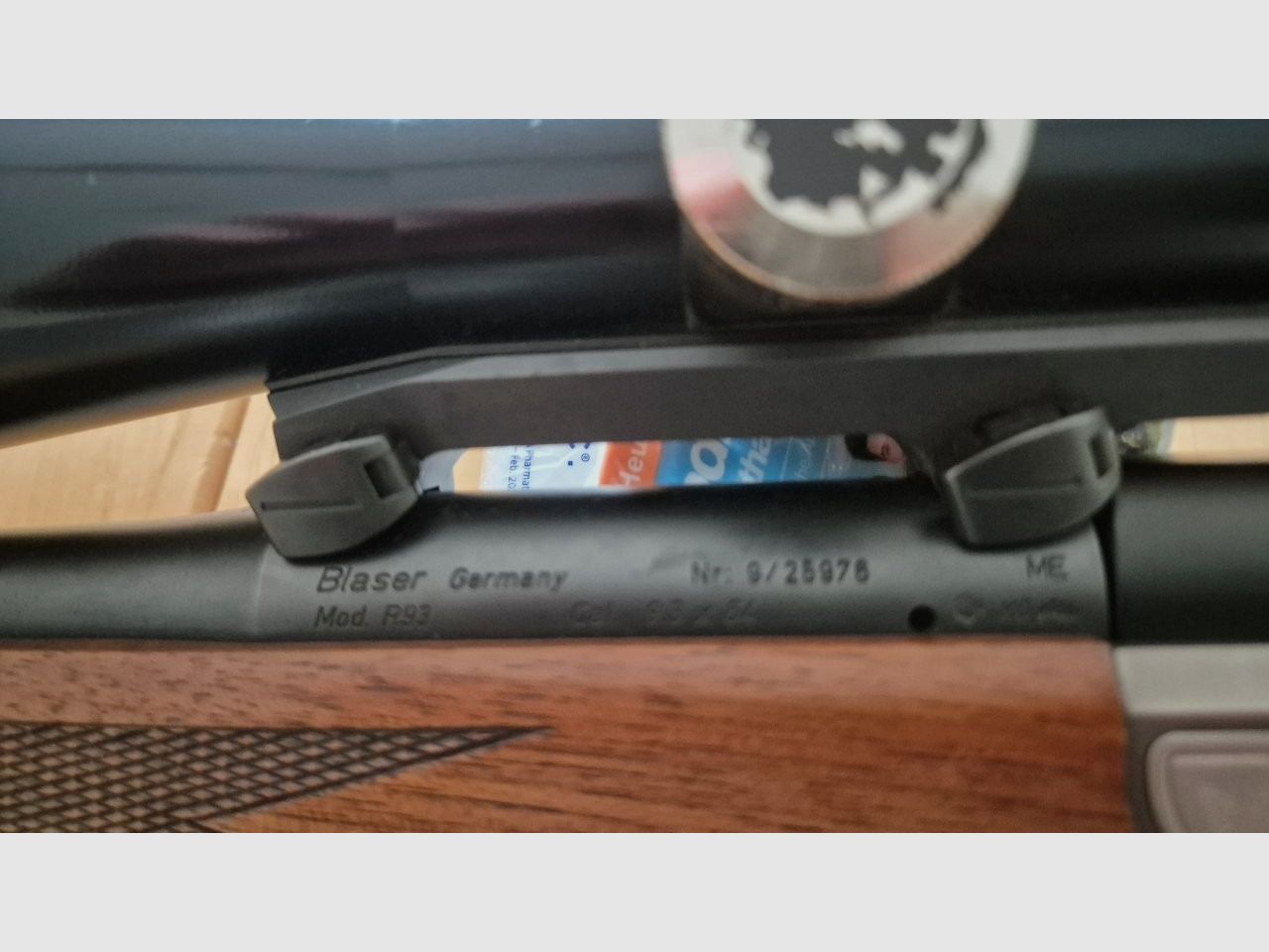 Rifle Blaser R93 Cal. 9,3x64 con dos ópticas