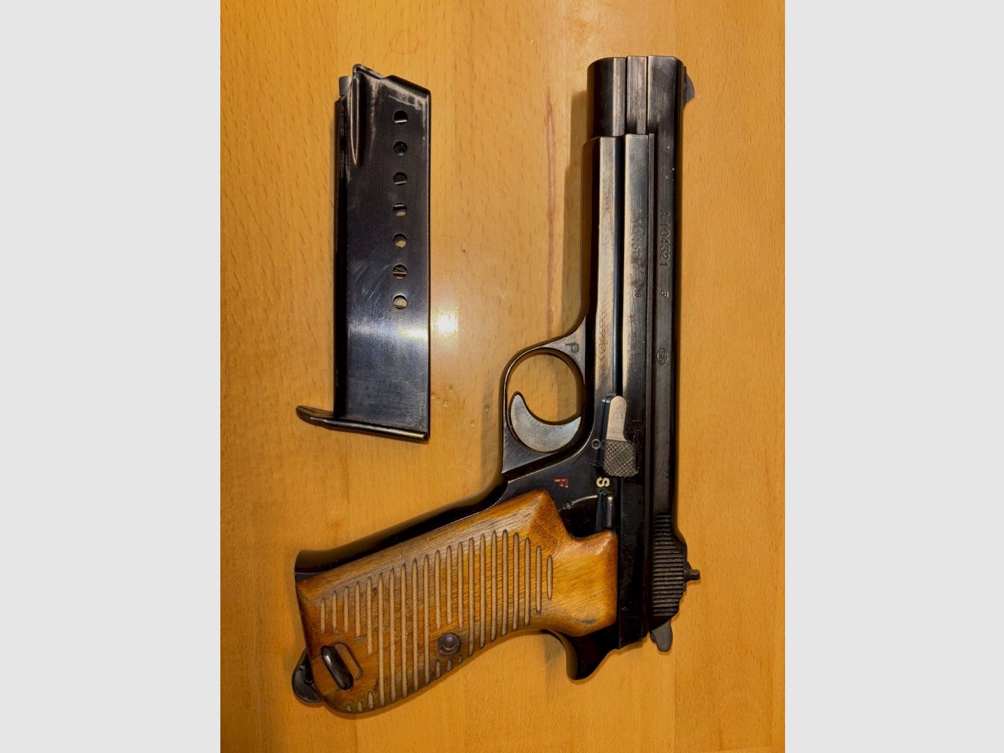 SIG P210