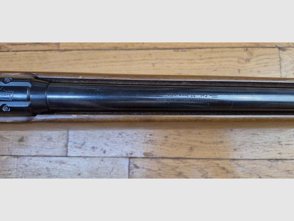 Wunderschöne Präzisionsbüchse Anschütz Modell MATCH 54 Version 1407 – Kal. 22LR – Seltenes Modell mit X-Lauf – Waffe von 1978 – Schlagbolzen und verstellbarer Abzug Modell 54 – Neuer Lauf mit hervorragenden Zügen – 100% Brünierung ohne Oxidation – Schöne Hölzer – Waffe nahezu neu – TBE++/TBE+++, Bild 24 von 37