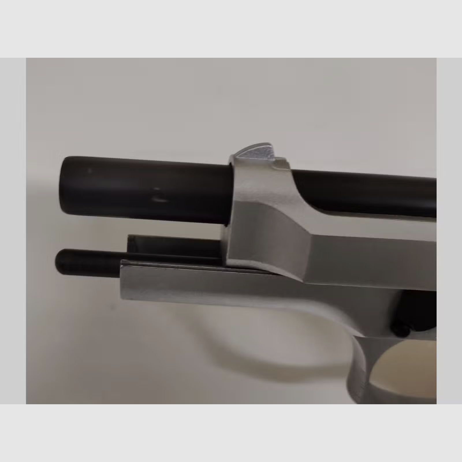 Double Bell M92 Vollmetall mit Blowback|Gas|6 mm