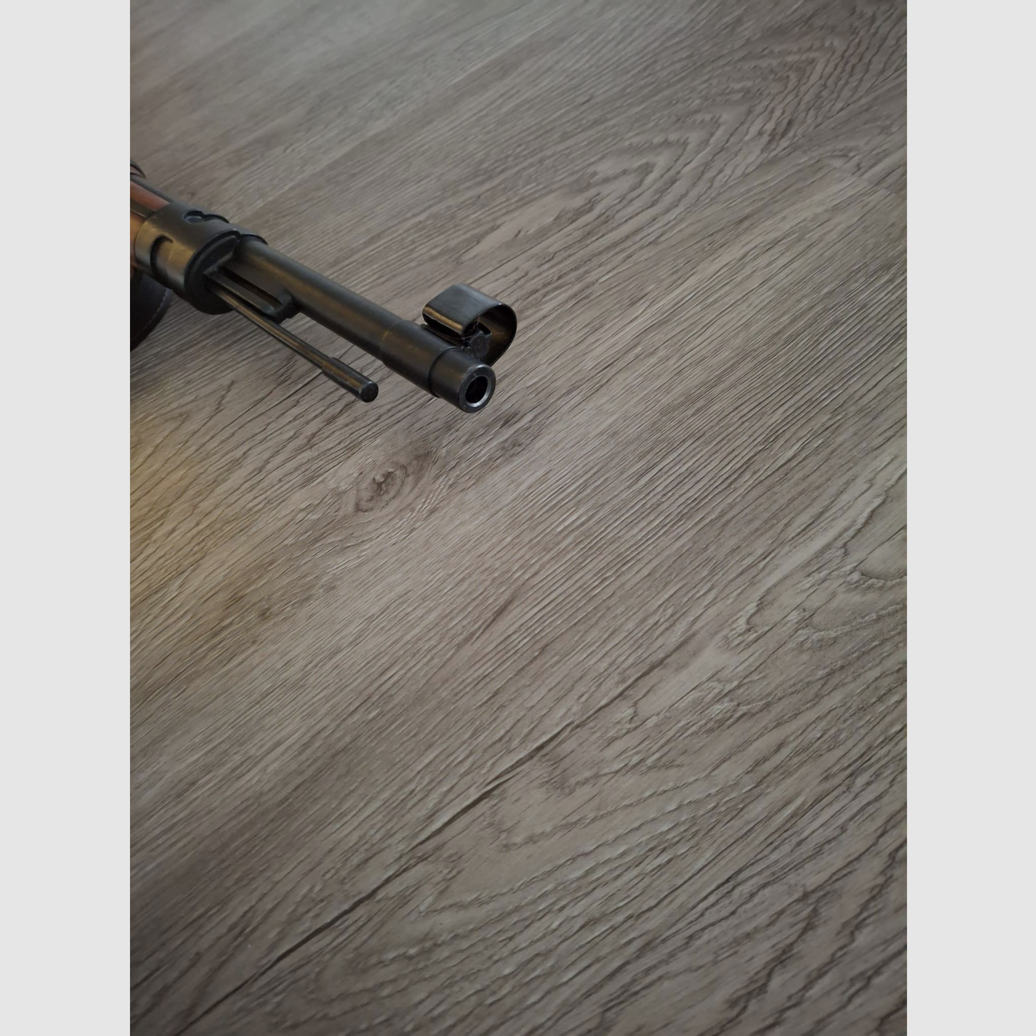 REPLICA MAUSER K98 CON CINTURÓN DENIX Rifle decorativo