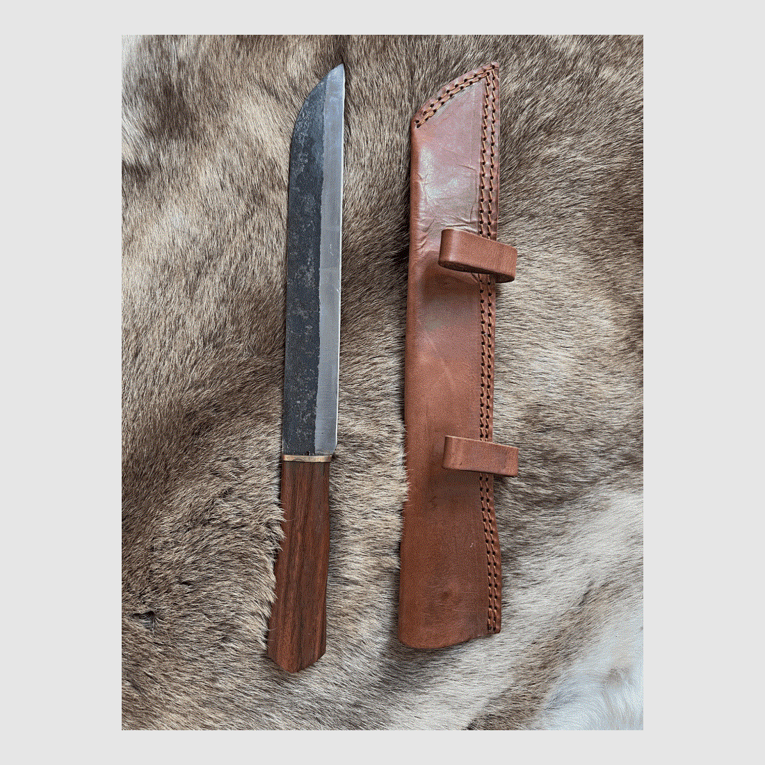 Langes Saxmesser aus Kohlenstoffstahl