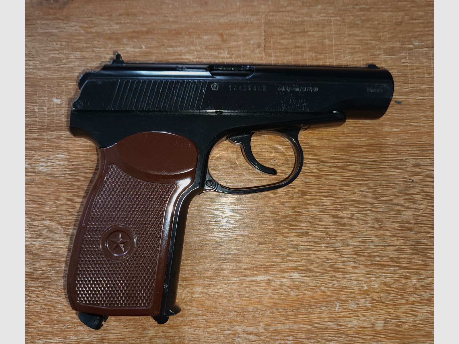 CO2 Pistole Umarex Legends Makarov Kaliber 4,5 mm BB  + Zubehör und Munition