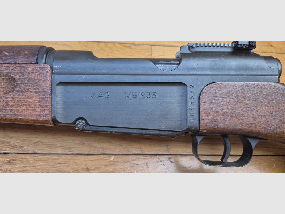 Transitoire Mas 36 mit Visierung des Mas 36-51 - Mono-Nummer Holz, Magazin, Gehäuse, Lauf – Stille Kammer – Originalkaliber 7.5 MAS – Mechanik und Holz in TBE – Wunderschöner Lauf – Waffe aus dem Jahr 1954 – Höchstwahrscheinlich Mas 36 LG 48 umgebaut auf Standard 36-51 – Interessante und wenig verbreitete Variante! – TBE+, Bild 25 von 28