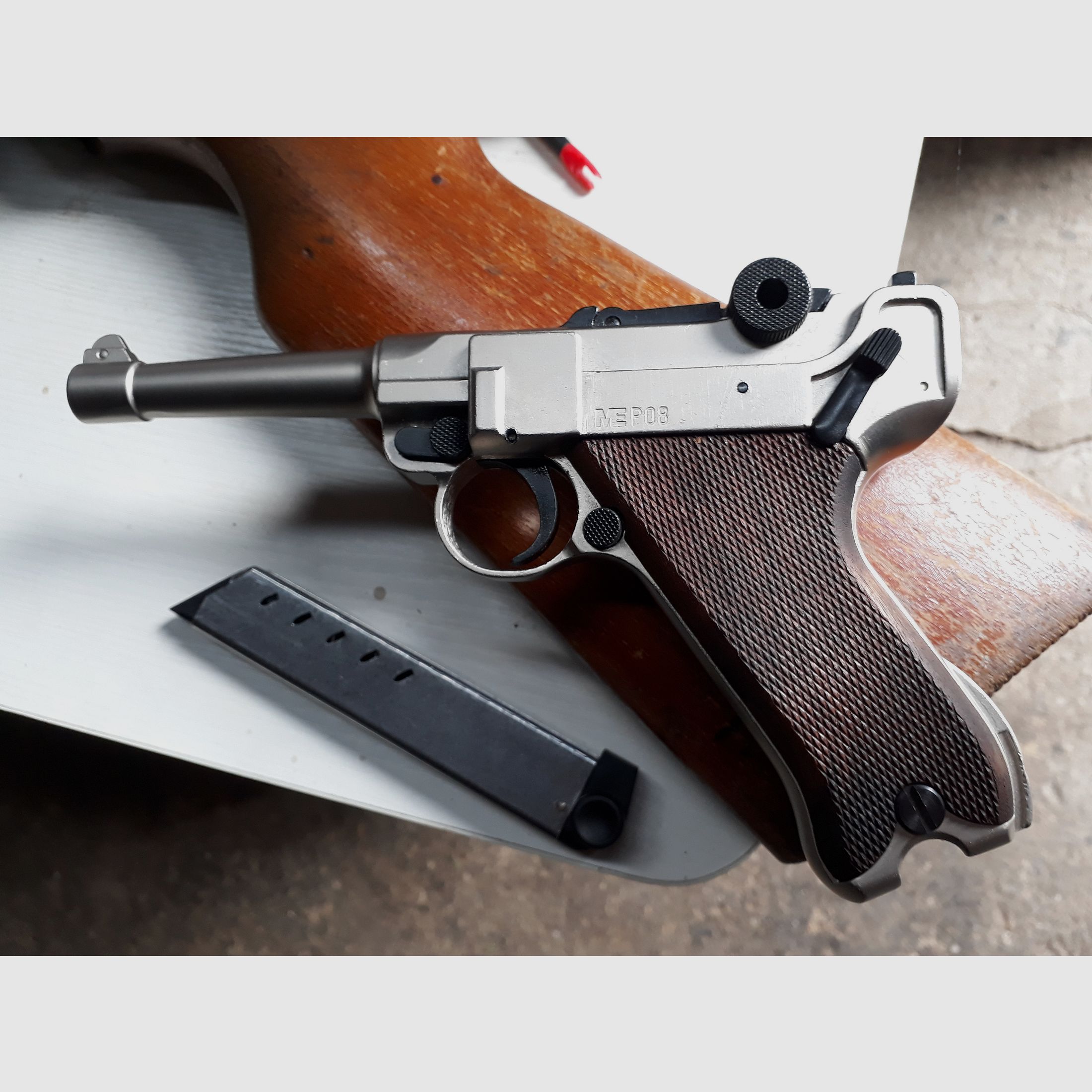 ME modello P08 Parabellum nichelato, raro.