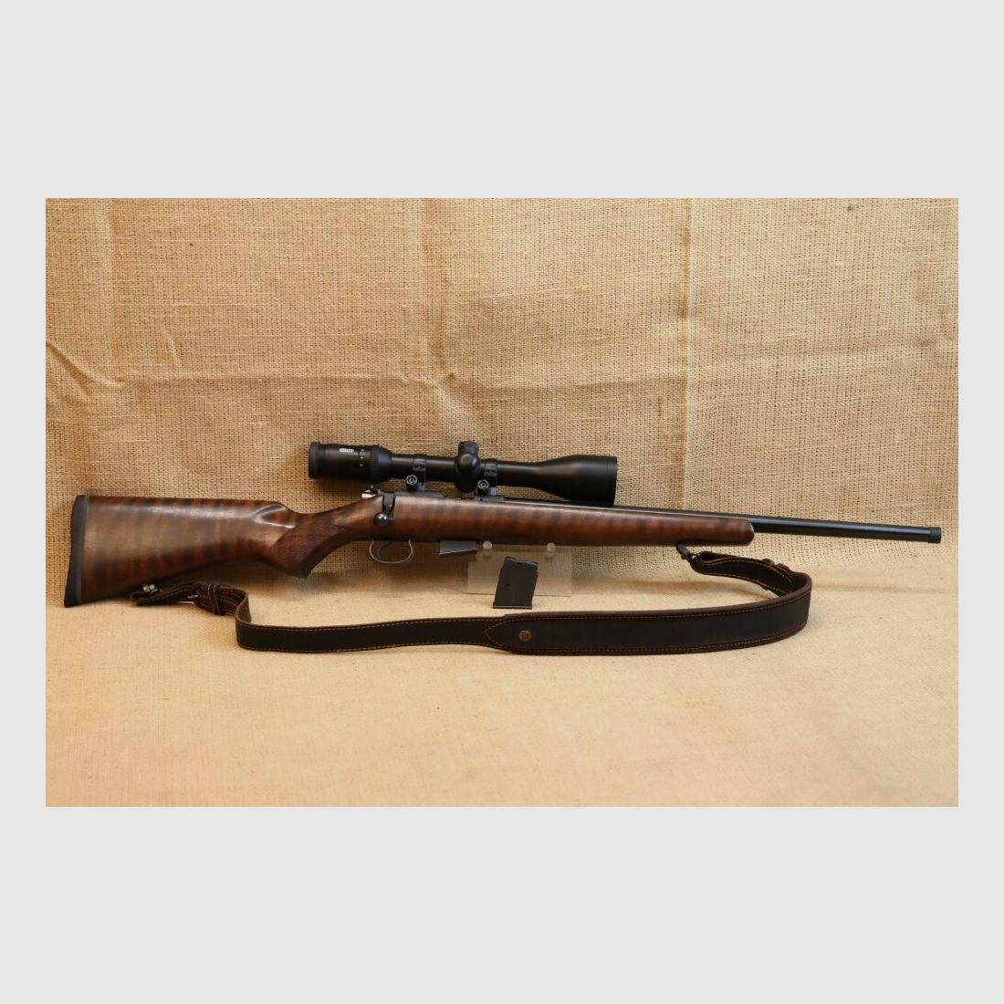 CZ Mod. 452-2E American Kal. .17HMR, inkl. Meopta Artemis mit Leuchabsehen.