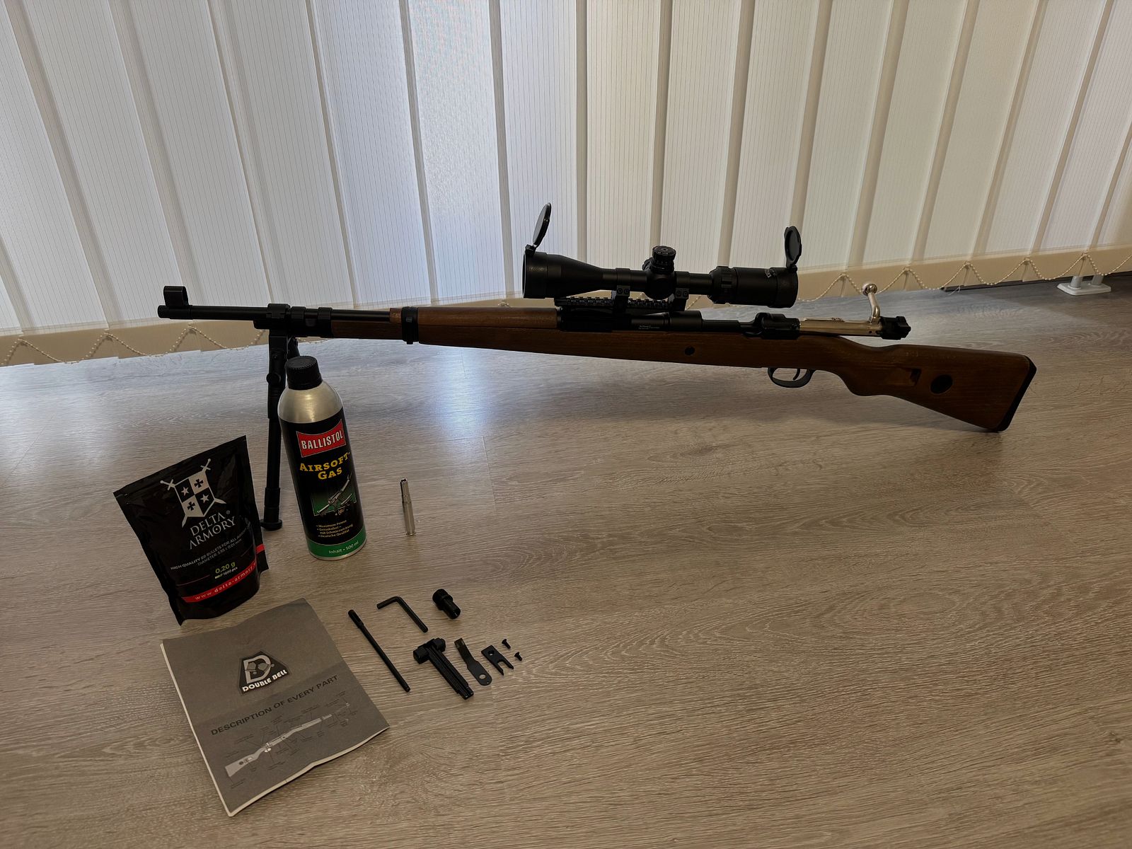 Double Bell Karabiner 98K Gas Airsoft Bolt-Action Gewehr mit Hülsenauswurf Echtholz-Version