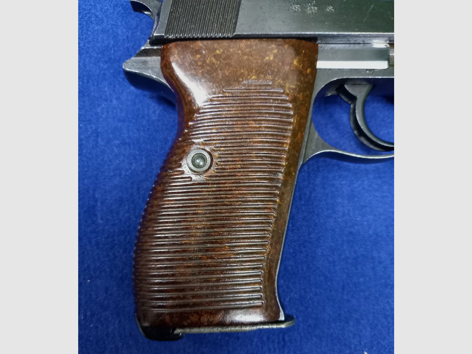 Wehrmachtspistole P38 ac 42 in calibro 9mm Luger, con timbro di accettazione WA 359