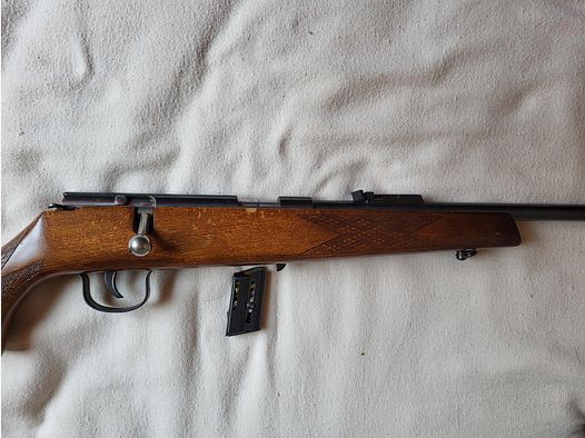 Voere Kleinkaliber Repetiergewehr mit 6 schuss Magazin