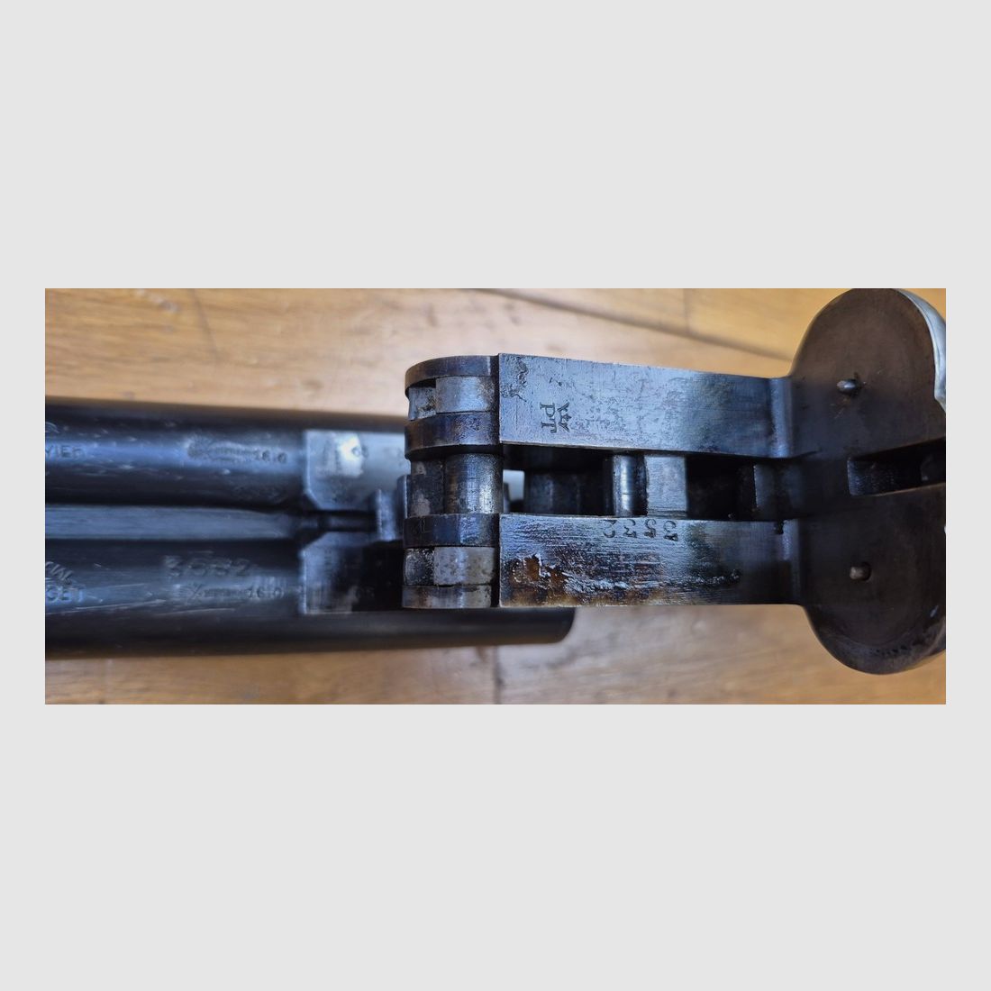 Schönes Seitengewehr « L’ÉPERVIER » — Handwerkliche Produktion aus Saint-Étienne von Philippon – Fanget Läufe — Kal. 16/65 — Schraubverschluss – Guter ästhetischer Zustand und Sehr guter mechanischer Zustand – TBE, Bild 33 von 38