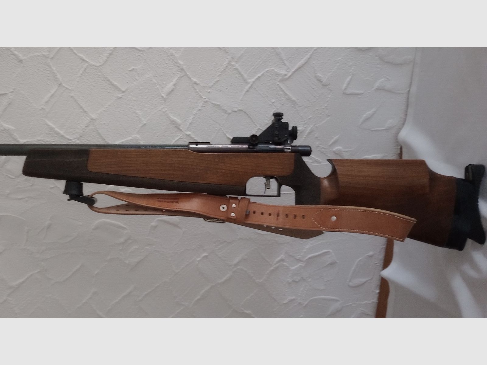 Feinwerkbau KK Gewehr Mod. 2000, rechts