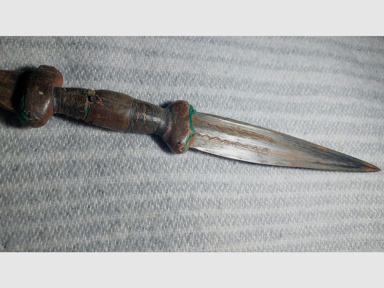 Historischer afrikanischer Dolch – ethnografisches Sammlerstück