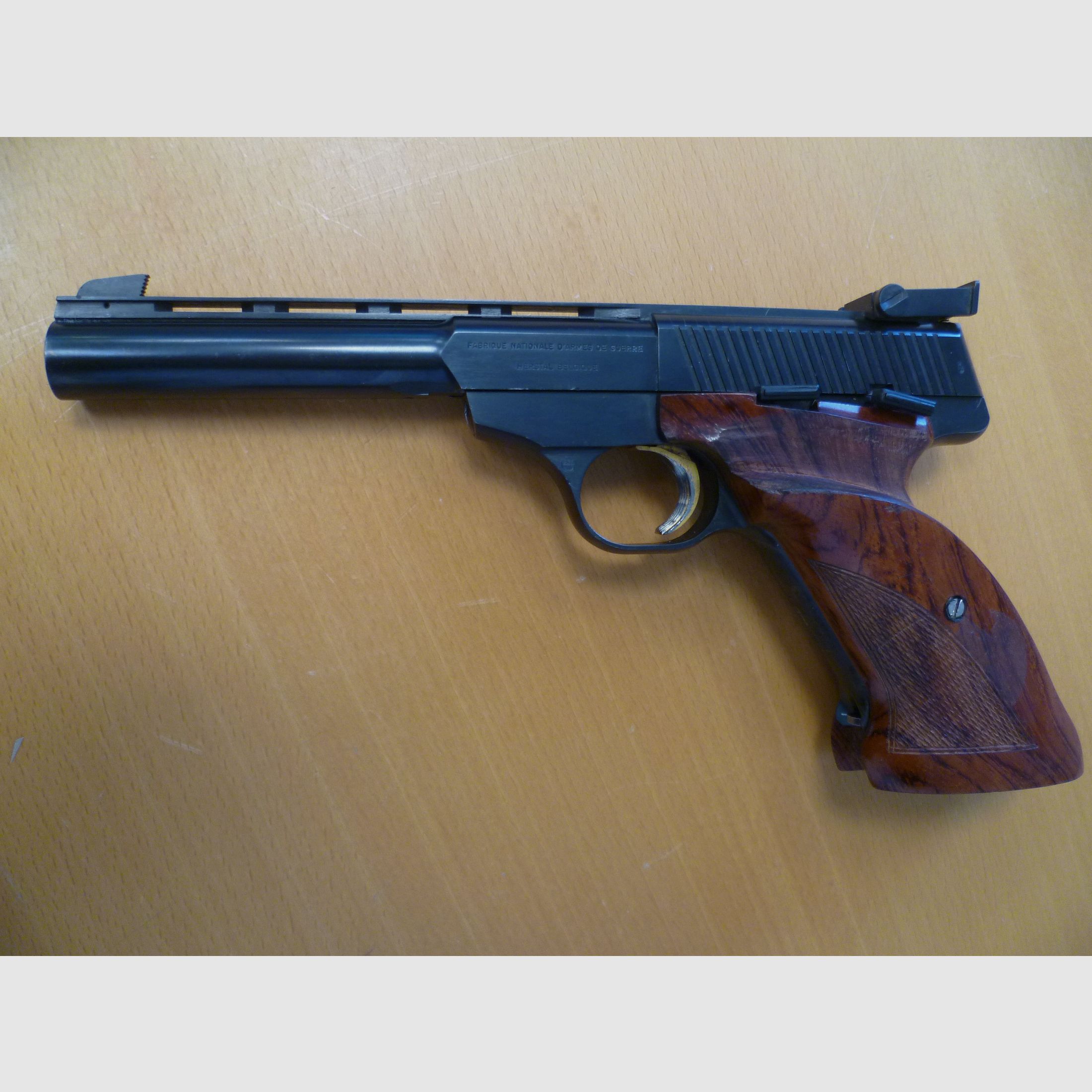 Sportpistool FN 150 Match .22lr.