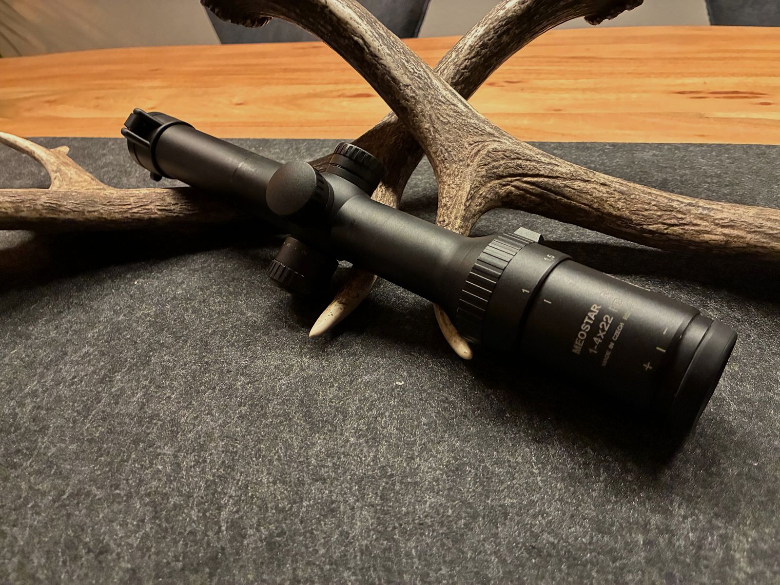 Meopta Meostar R1, 1-4x22 vidrio de caza en batida