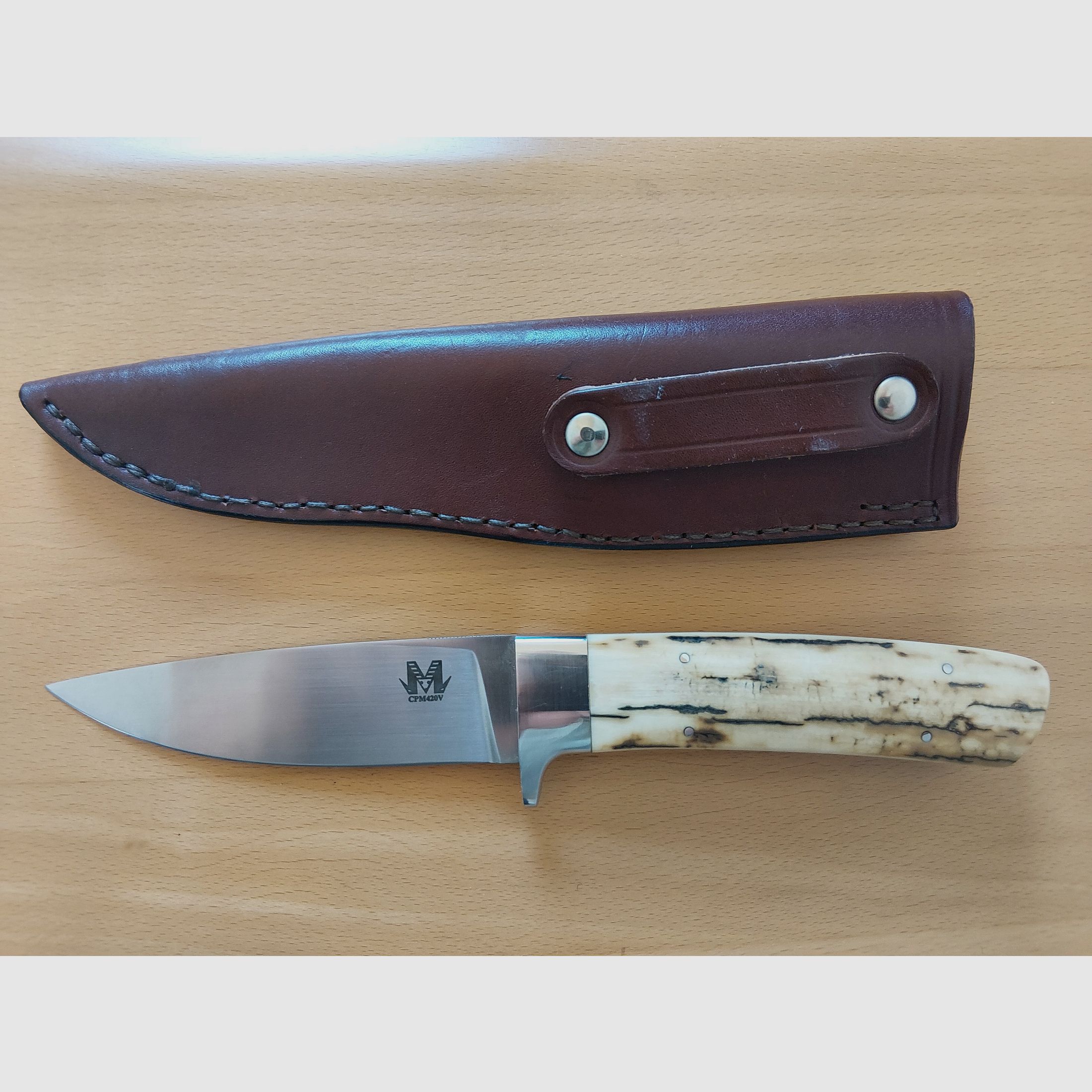 Handgefertigtes Jagdmesser, Stahl CPM 420V, Griffmaterial aus Mammutelfenbein