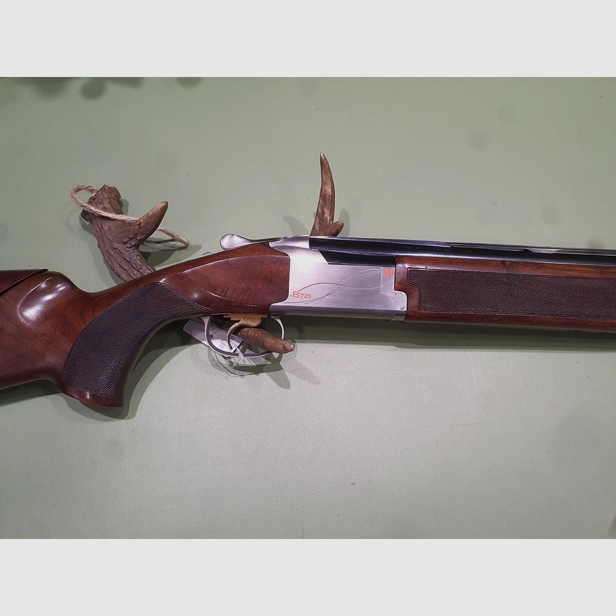 SOLD Browning B725 S1 12-76, image 4 of 5