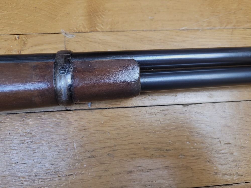 Außergewöhnliche Winchester 1894 Französische Armee genannt 94 AF - Kal. 30-30 - Äußerer Zustand und Mechanik einwandfrei - Traum-Collector - 100% konform mit der Bestellung von 15.000 Exemplaren aus September 1914 - Seltene Waffe in einem noch selteneren und musealen Zustand - TBE++, Bild 34 von 36