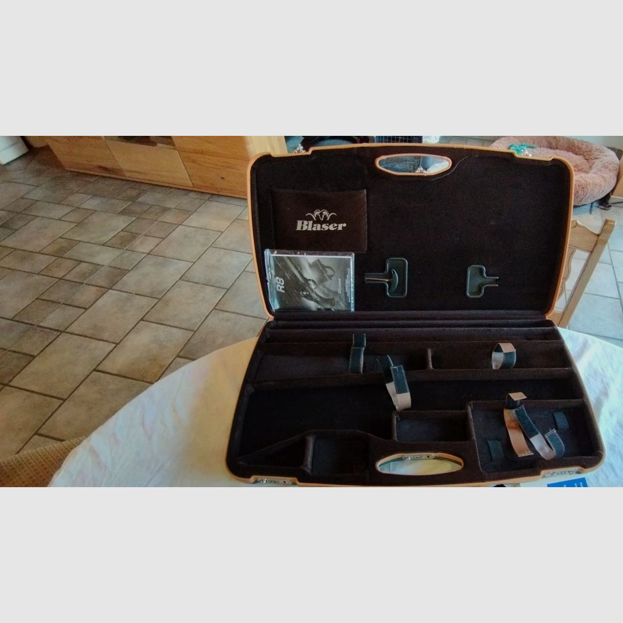 Komplettpaket: Blaser R8 Success 9,3x62 mit Zeiss Diavari V 3-12x56 T LA 40, div. Zubehör!
