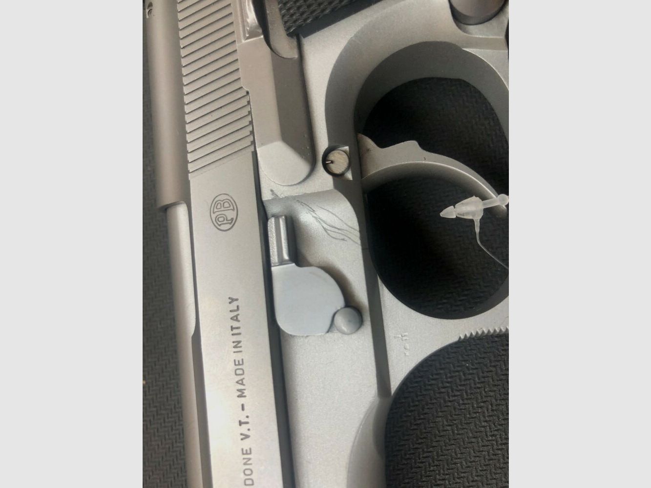 Beretta 92FS 9mmLuger