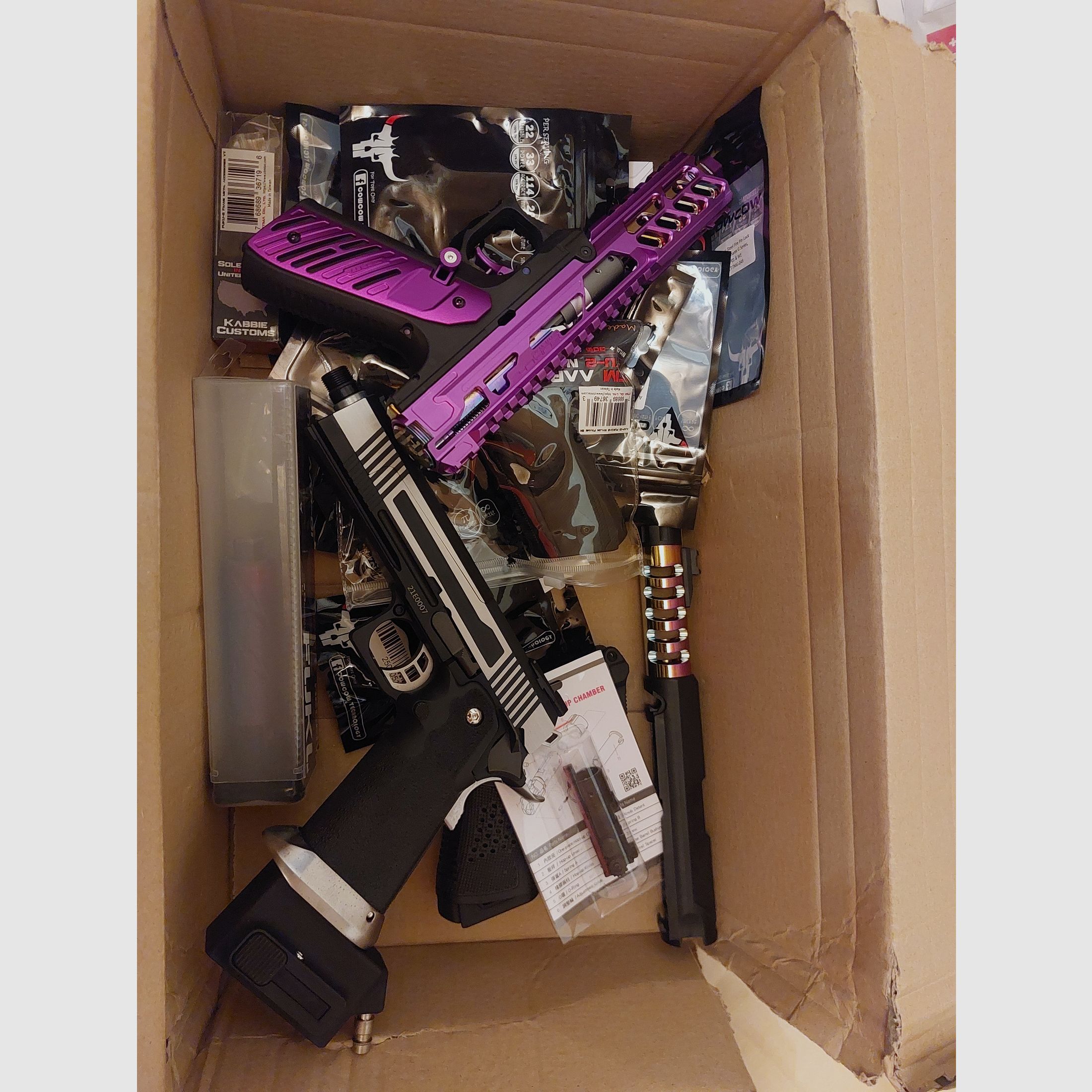 Airsoft / Paintball Konvolut Verkauf Entrümpelung - Aw Custom, CZ75 SP-01 Shadow , Elite Force 1911, Beretta M92, Tippmann