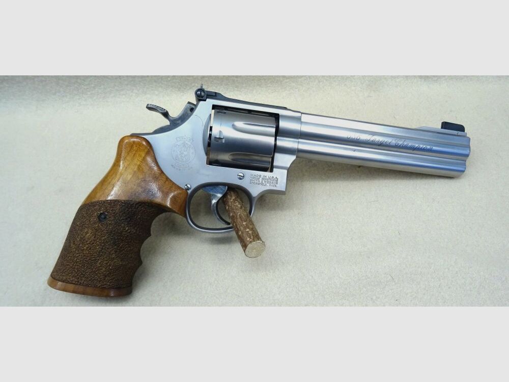 Smith & Wesson 686 Target Champion