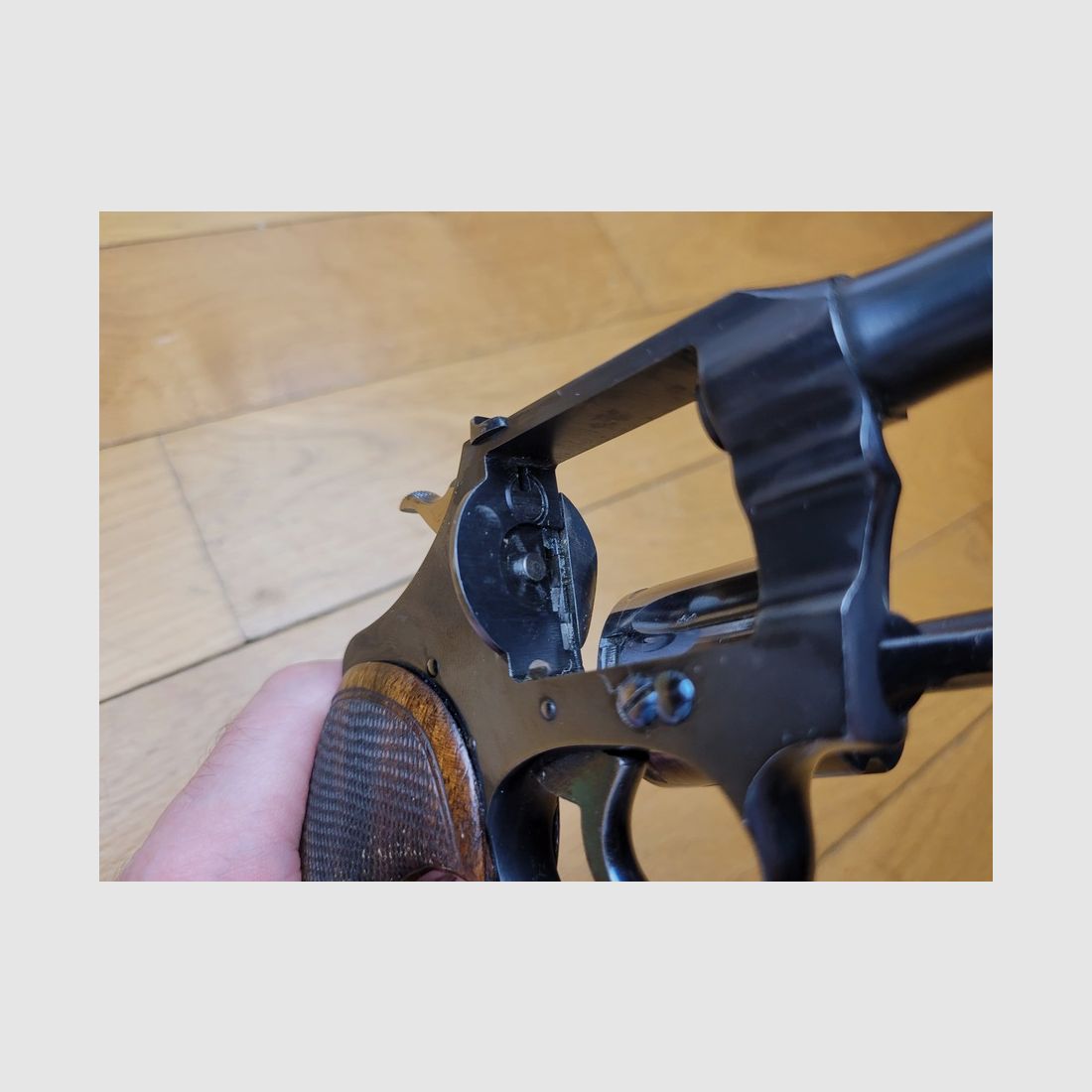 Sehr schöner Colt Police Positive – Modell „Target“ – Selten im Kaliber 22LR und sehr wenig verbreitet 4 Zoll – 6 Schuss – Premium Mechanik und Lauf – Schöne Wettbewerbsgriffschalen aus der Zeit – Waffe von 1914 in einem außergewöhnlichen Zustand – TBE++, Bild 14 von 20