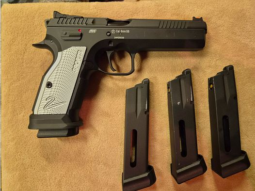 ASG CZ TS2 CO2 GBB 4 magazynki jak nowy