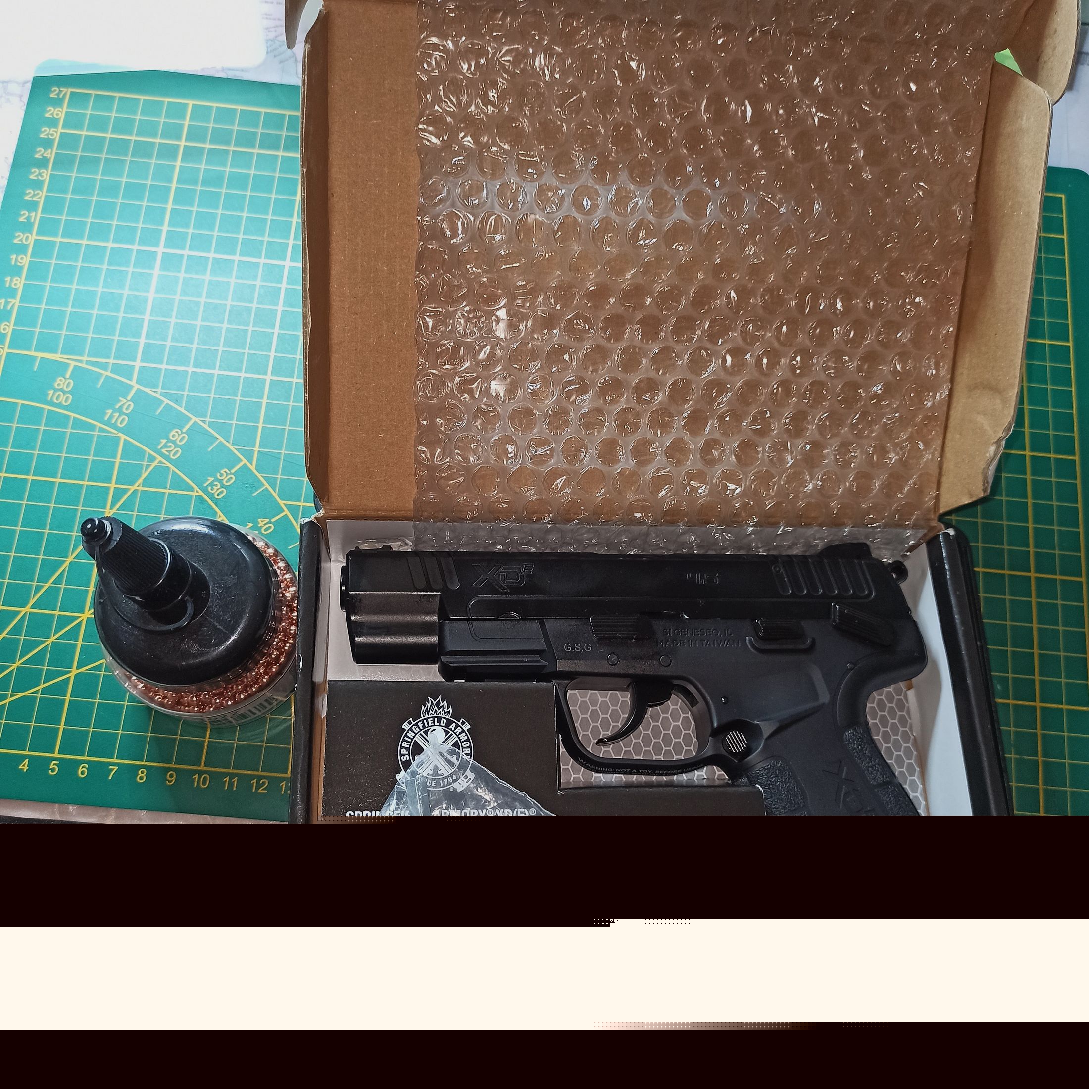 Springfield Amory XDe .177 Kal. Stahl-BB's 4,5mm CO2-Antrieb