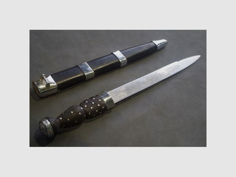 Dolch sog. Dirk mit Scheide Schottisch , Scottland