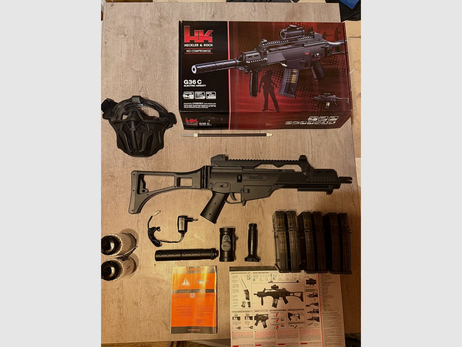 H&K G36C AEG 0,5J Set de inicio, 6 cargadores, 3800 BB's, máscara