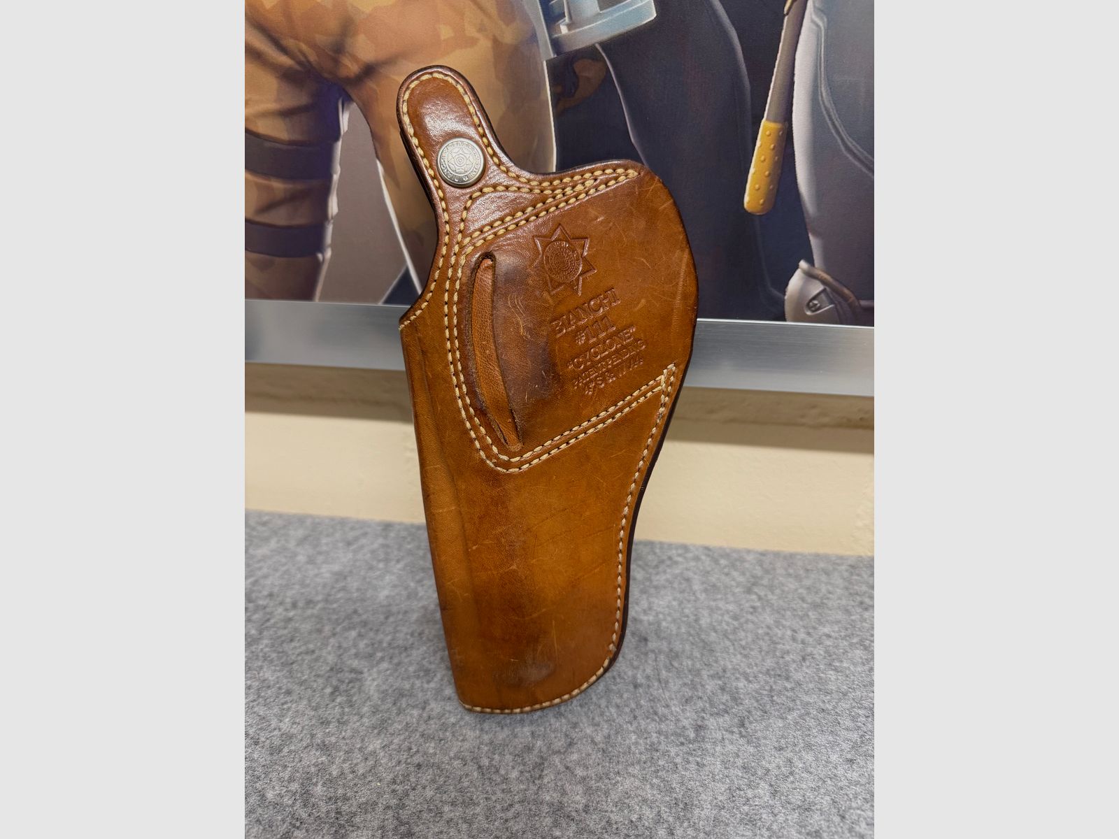 Leather holster Bianchi Cyclone for S&W 4", caliber .44