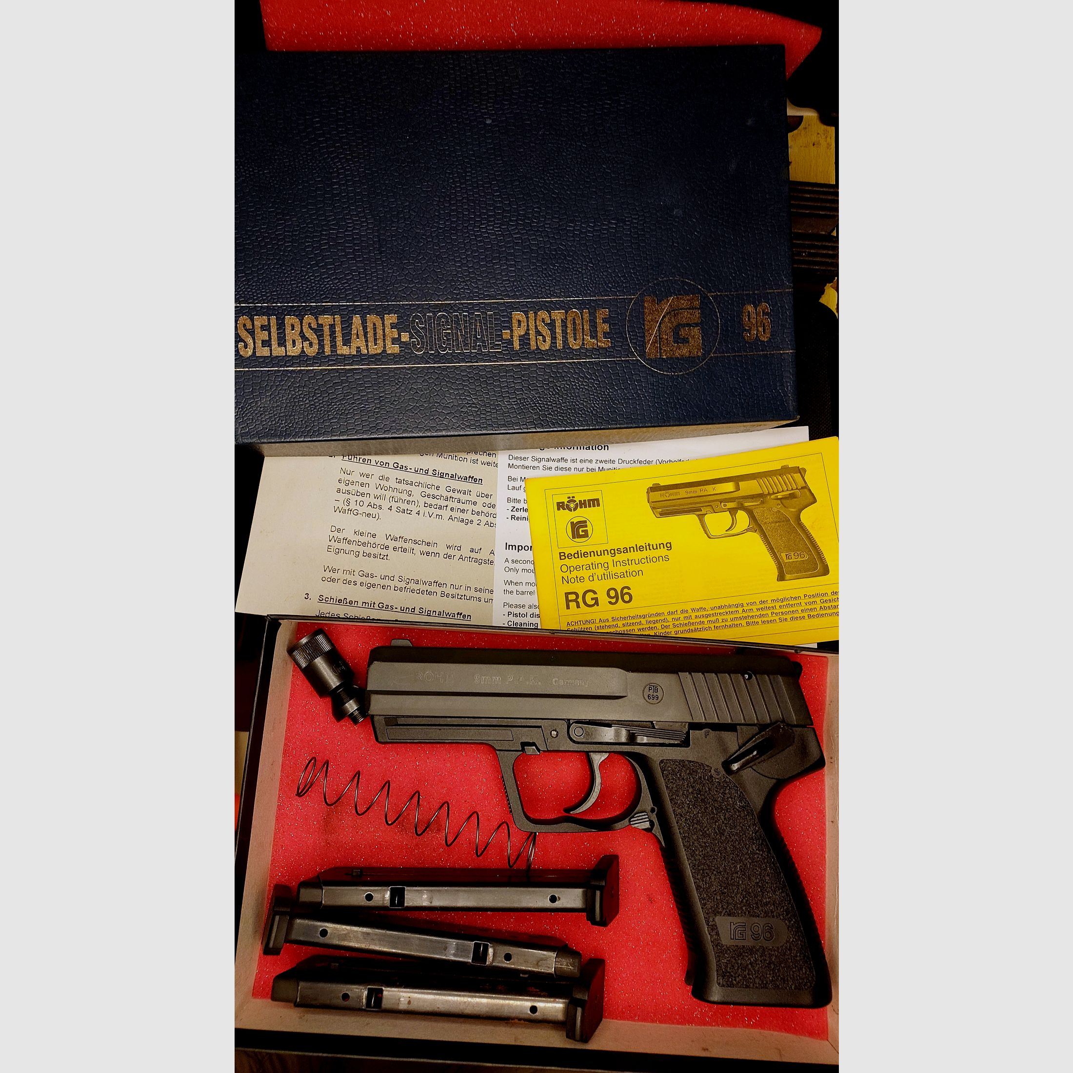 Röhm RG96 Schreckschuss Pistole brüniert (PTB 699) RG 96 mit 3 Magazinen