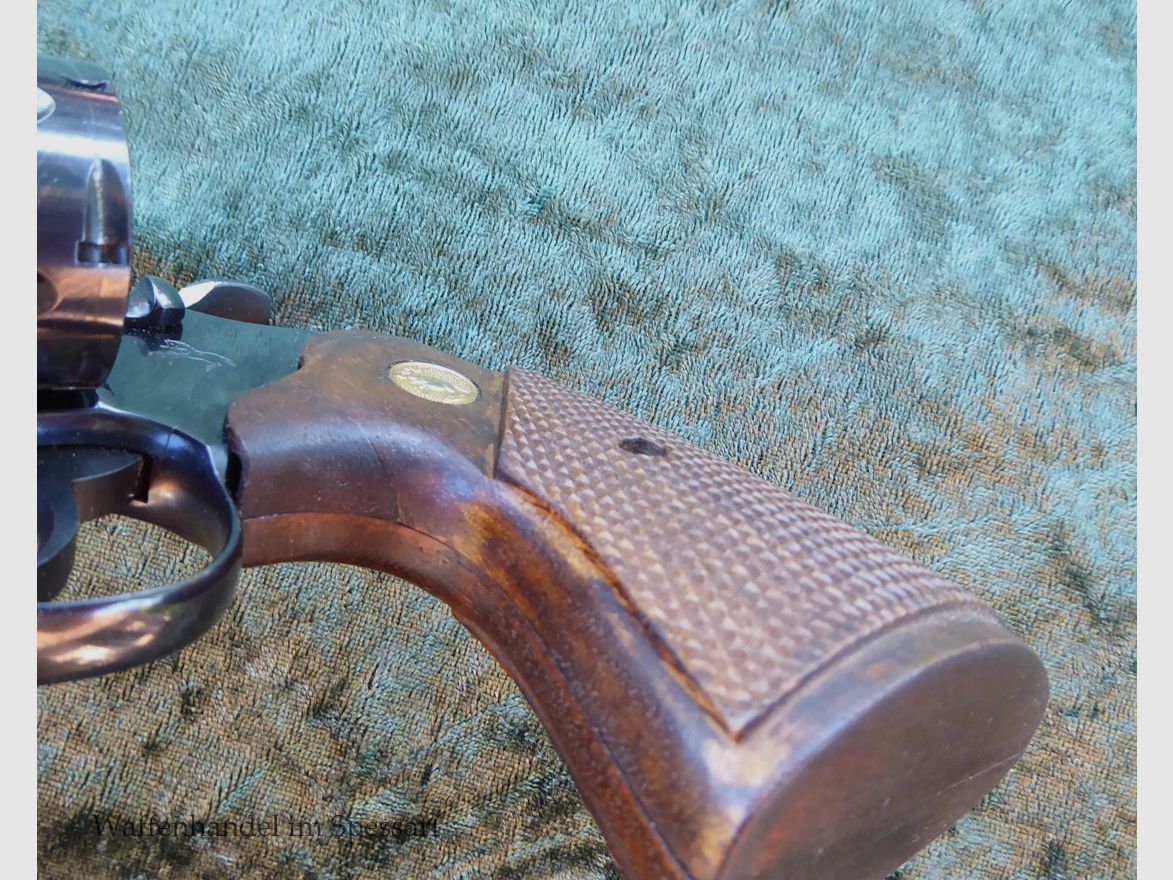 Revolver Colt Diamountback