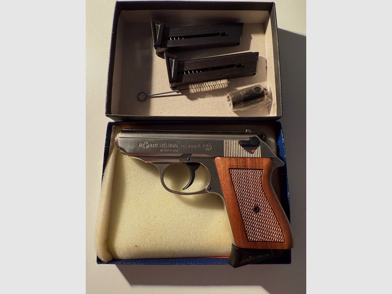 Röhm RG 800 mit zwei Zusatzmagazinen