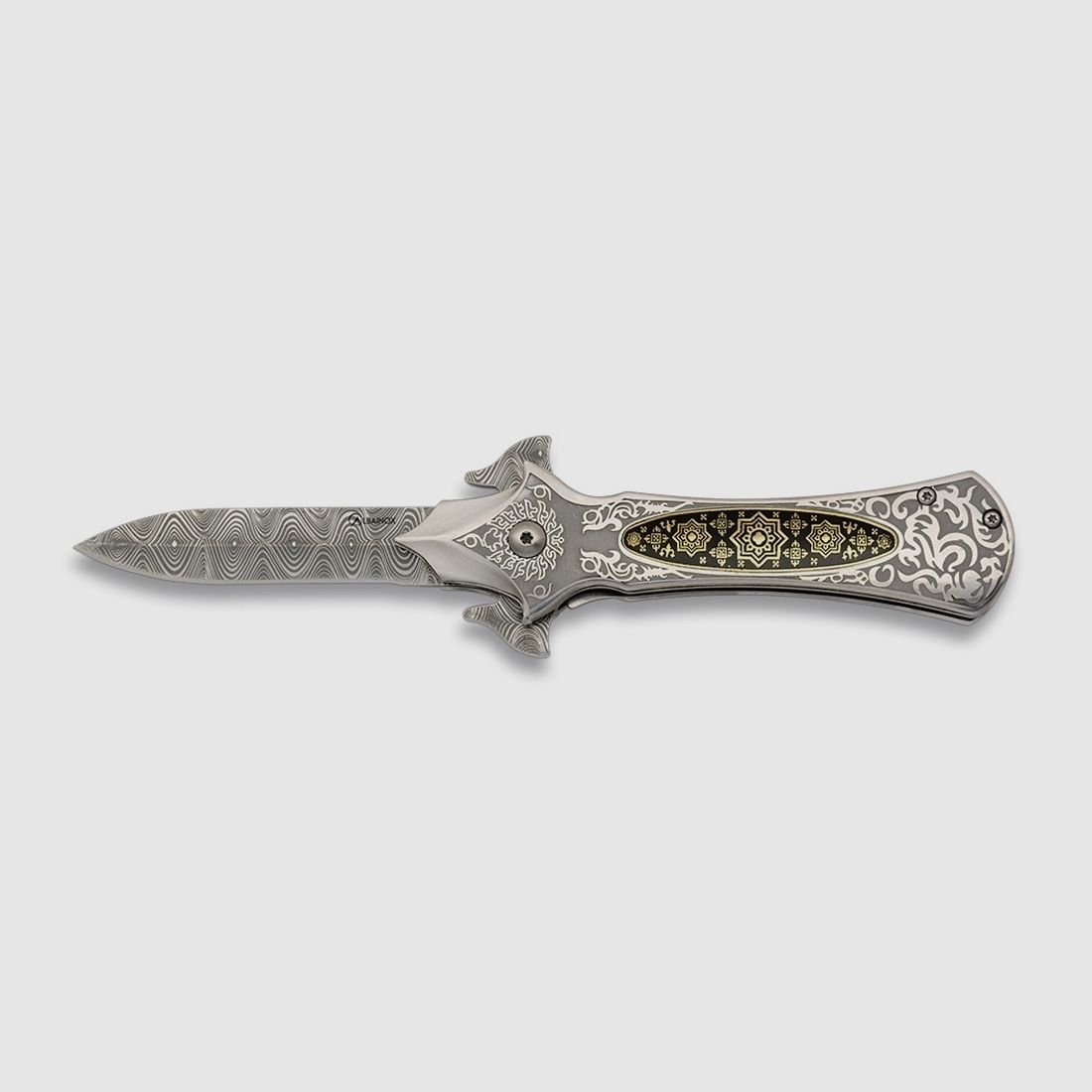Couteau pliant orné d'un côté, lame en damas style affûtée.