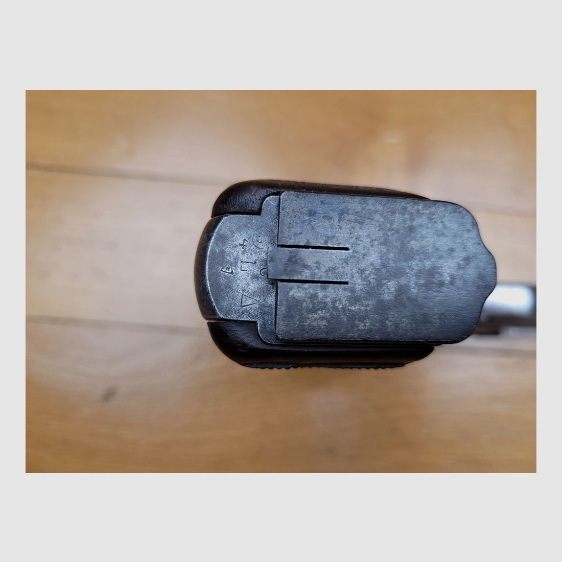 Schöner Browning GP 35 oder P640(b) – 9 para – erste Fertigungen aus der Besatzungszeit von 1941 – Kapitänsvisier – Holster und zwei originale Magazine! – Ausgezeichneter Lauf, schöne Markierungen und einwandfreie Mechanik – sehr guter Zustand, Bild 8 von 20