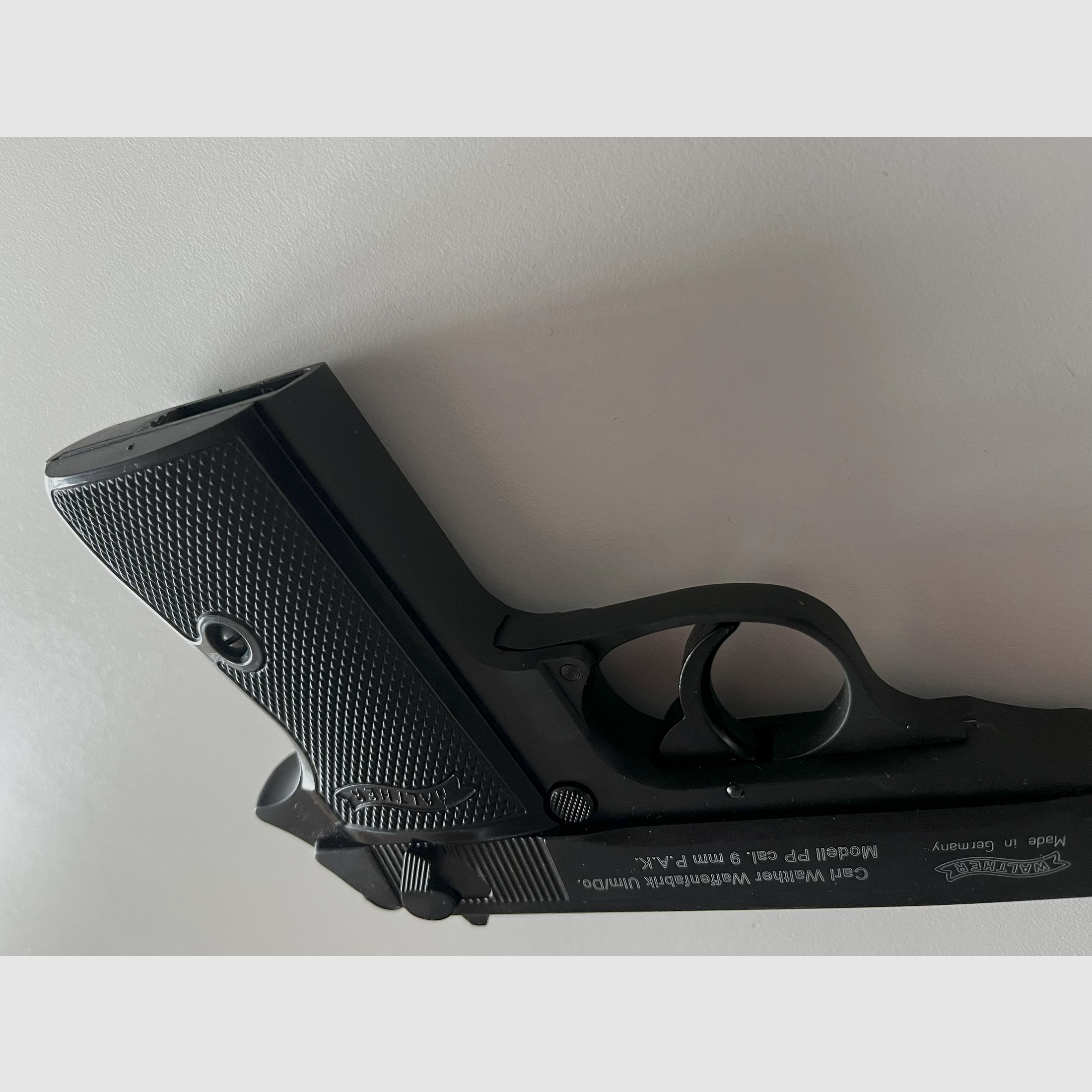 Walther PP Kaliber 9mm P.A.K. Schreckschusspistole