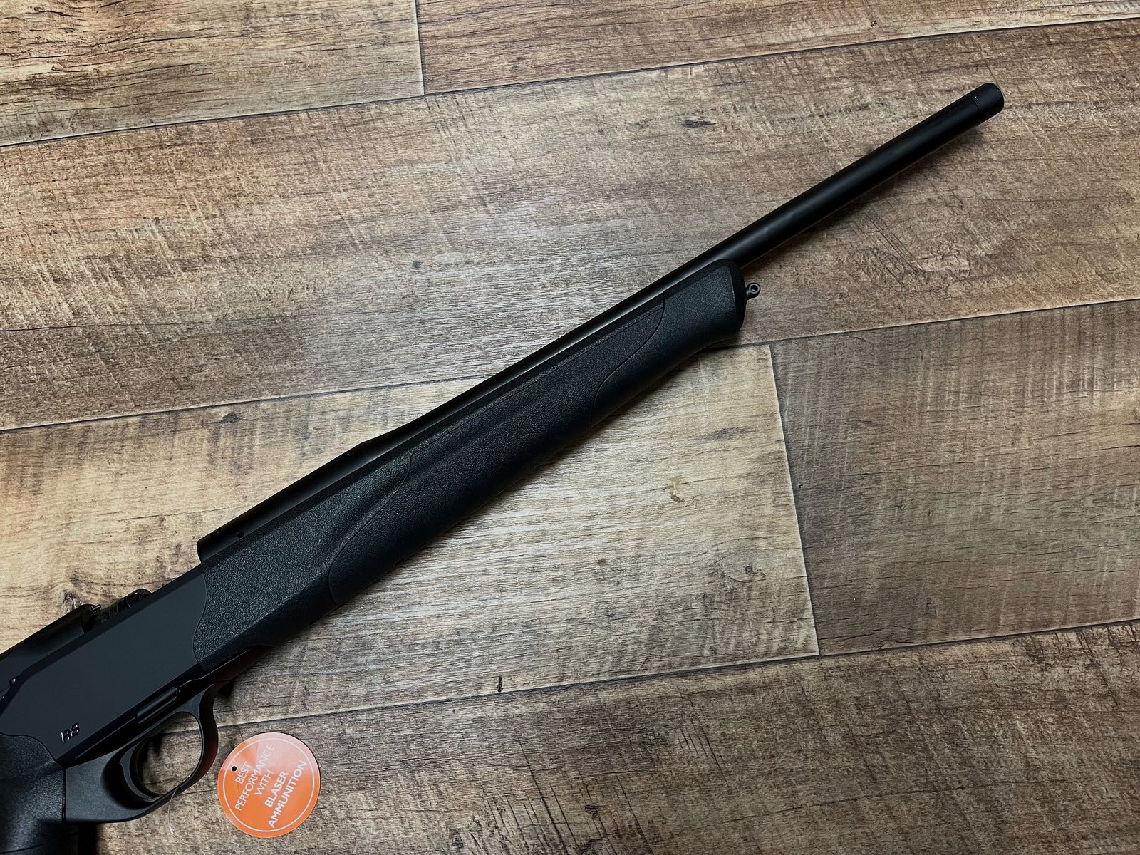 Blaser R8 Ultimate couleur spéciale NOIR avec logo R8 noir